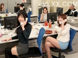 đang nện thì mẹ của em người yêu về...