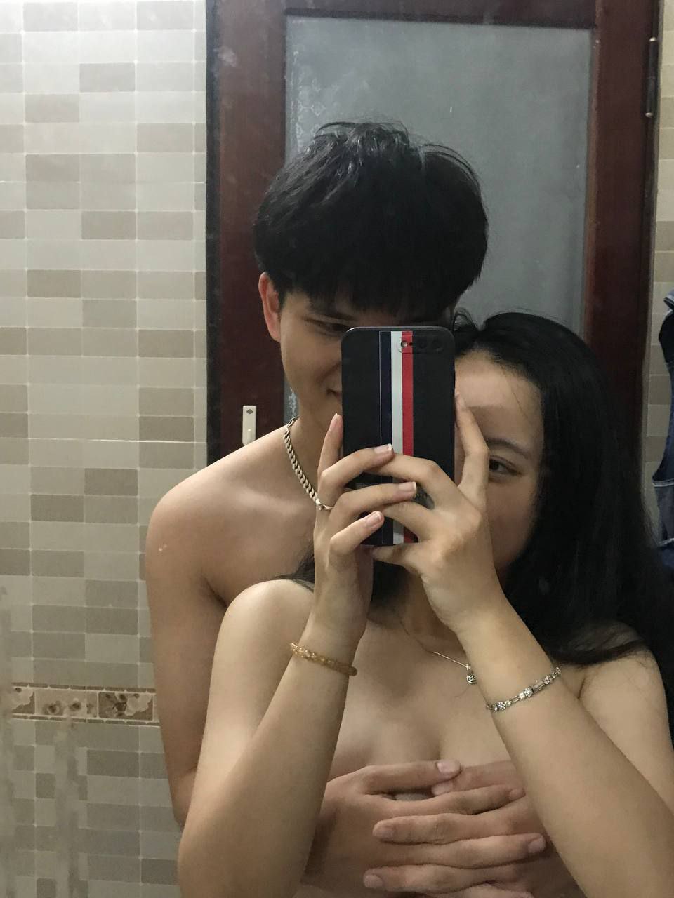 FC2PPV-1590967,FC2PPV-1590967 [Ảnh cá nhân] Yande/りお20 tuổi/Juezu xinh đẹp **にToàn thân liếmめさせ超デカチンを生でぶち込みCumshotしをしてみました (cười)