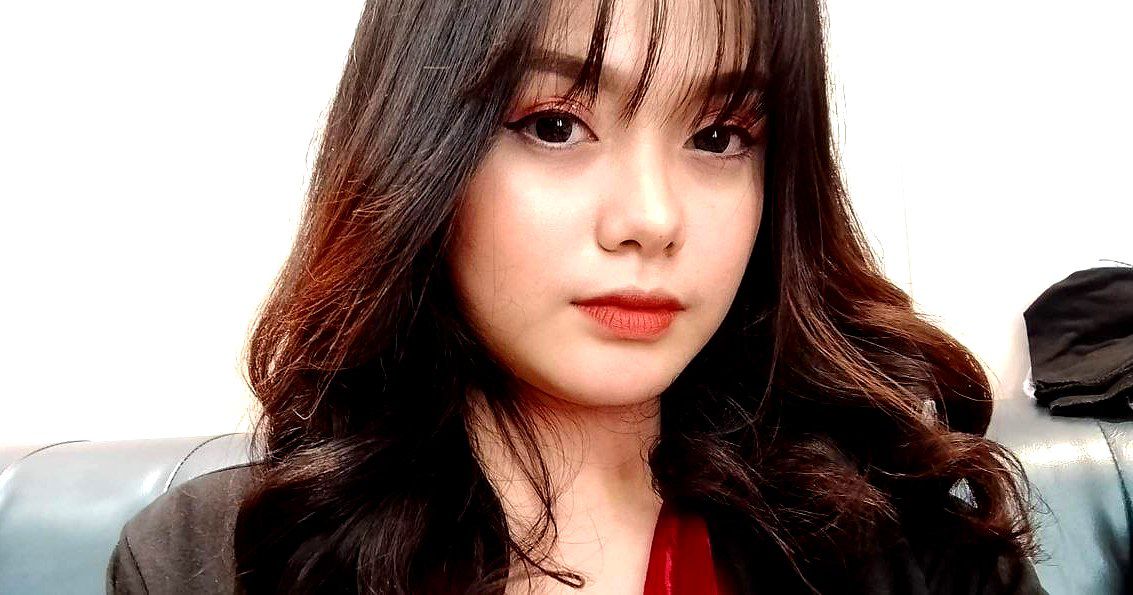 Cô em gái lẳng lơ trong nhóm